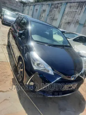 Toyota Vitz 2016 Black