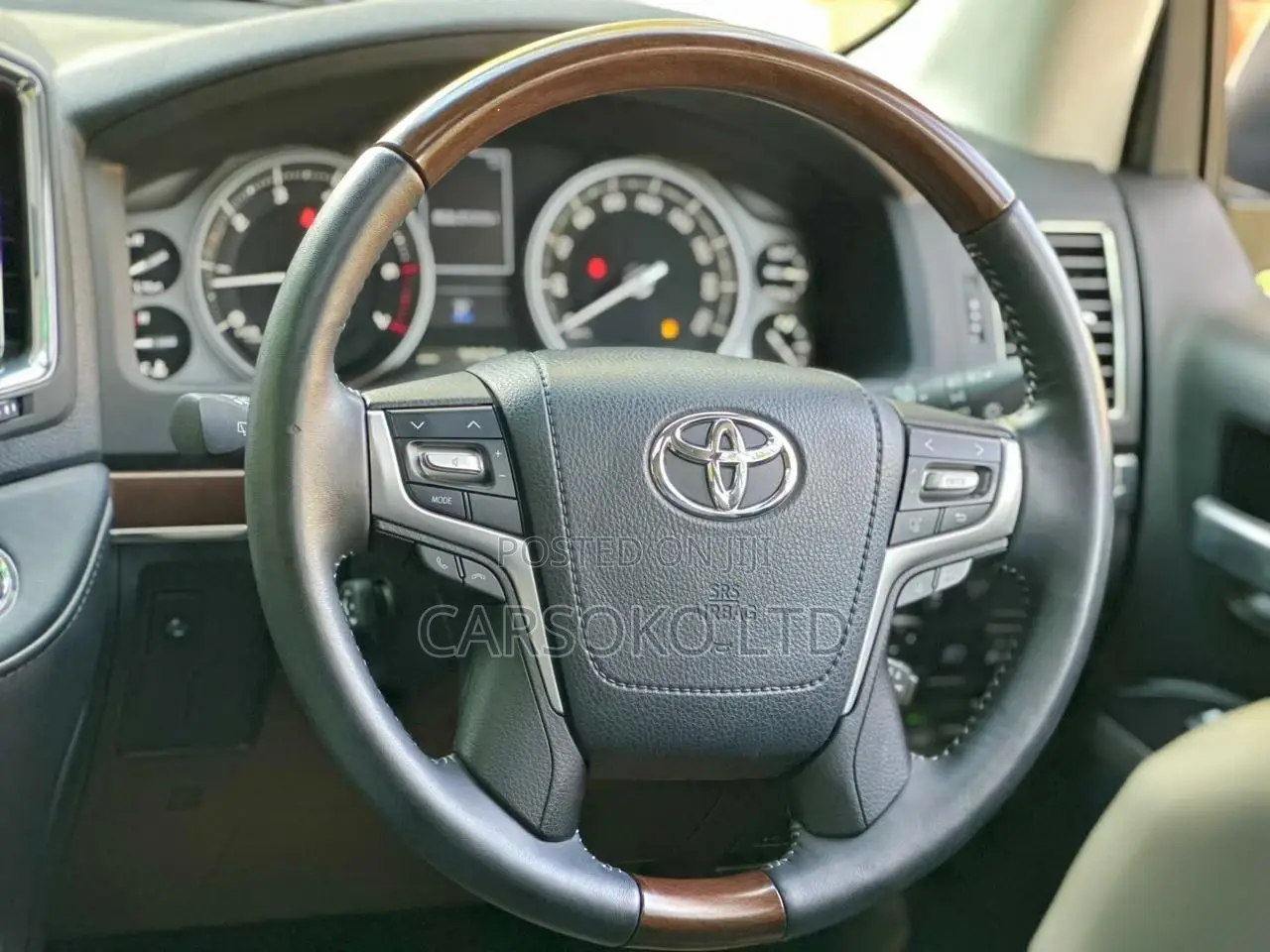 Toyota Land Cruiser 2017 White