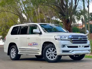 Toyota Land Cruiser 2017 White