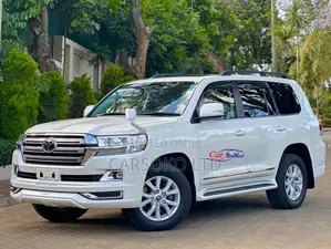 Toyota Land Cruiser 2017 White