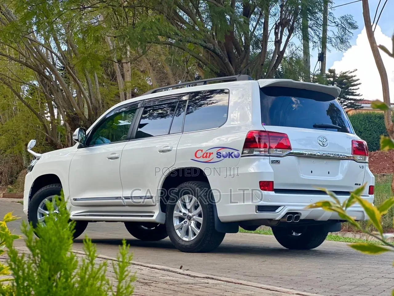 Toyota Land Cruiser 2017 White