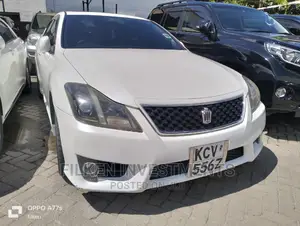 Toyota Crown 2010 White