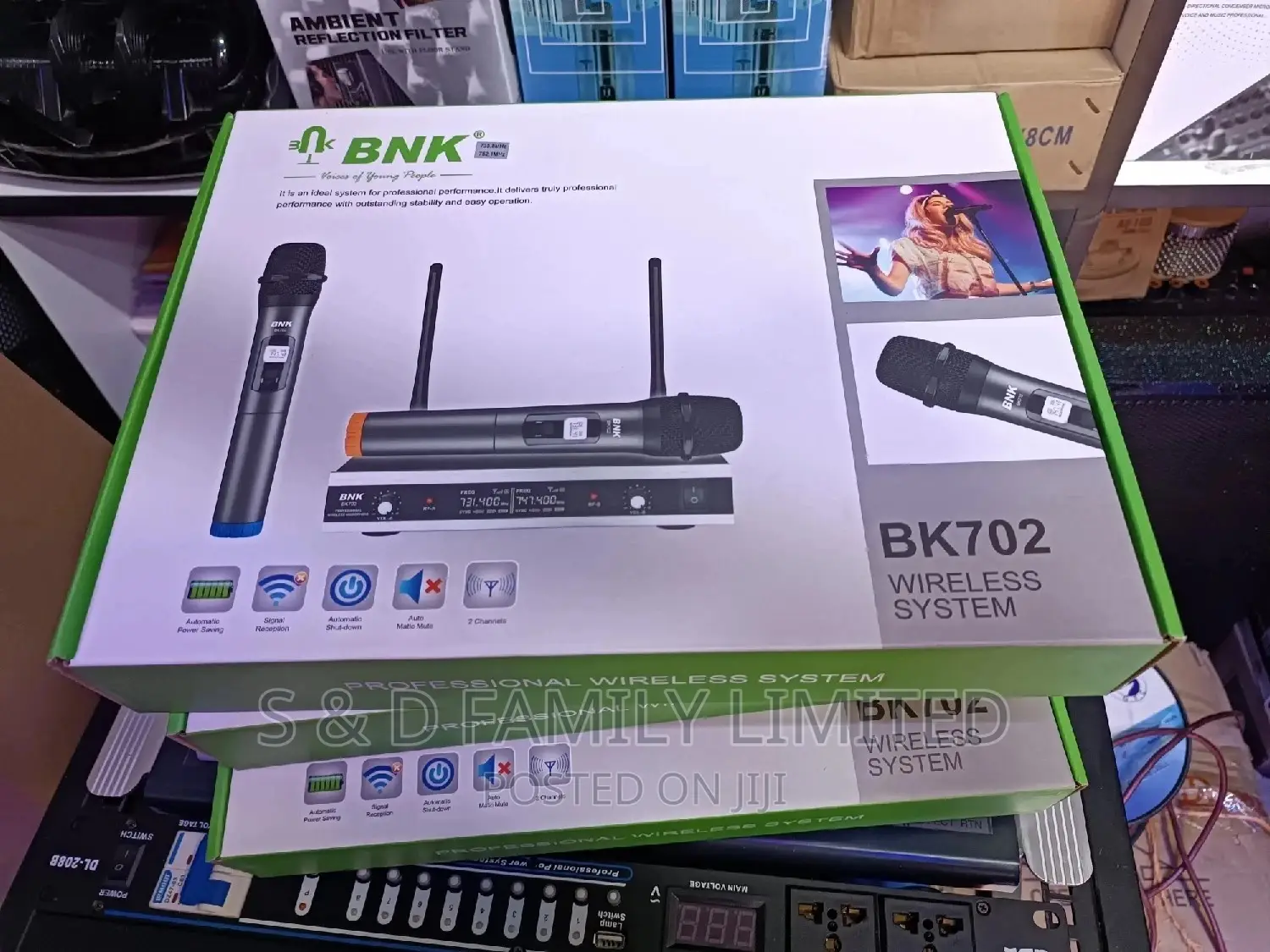 BNK BK702 Wireless Microphone