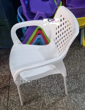 Rosa Plastic Chair With Metal Tubing Legs