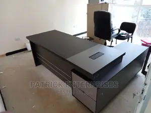 Executive Imported Office Desk 1.8 MTRS