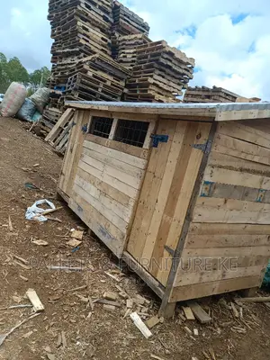 Boarbel/ German Shepherd Cage / House