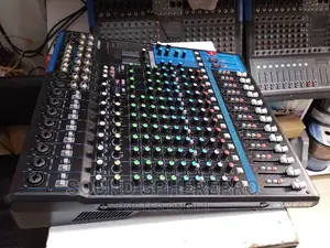 Yamaha MG 16XU Plain Mixer
