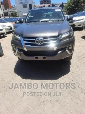 Toyota Fortuner 2.8 D AWD 2016 Silver