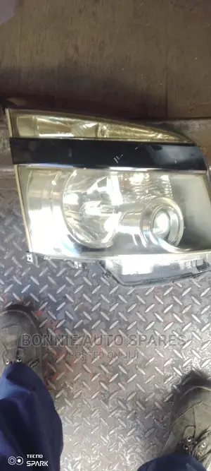 Voxy 2008 Headlight Zenon