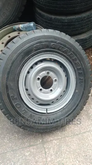 Complete New Dunlop Tire Size 7.50R16 With Rim.