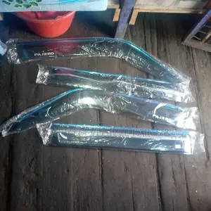 Windbreakers/Sunvisors Mitsubishi Pajero Io 1995 Onwards