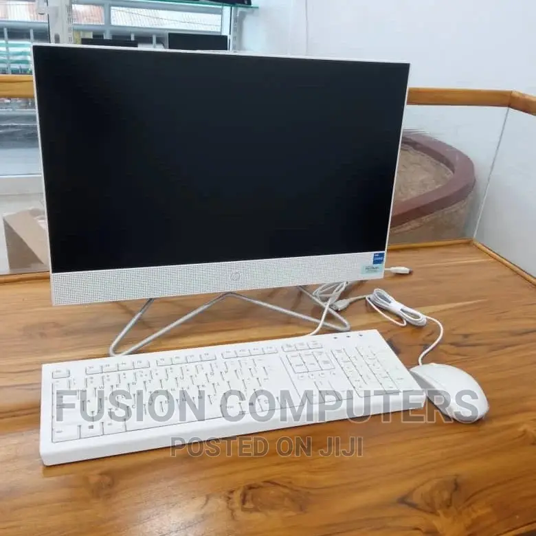 New Desktop Computer HP 200 G4 4GB Intel Core I5 SSD 256GB