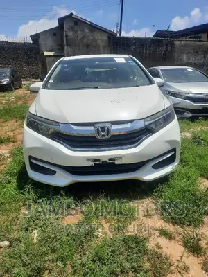 Honda Fit Shuttle 1.5 Hybrid 2WD 2016 White