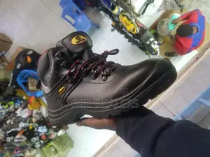 Comfort Select Safety Boots