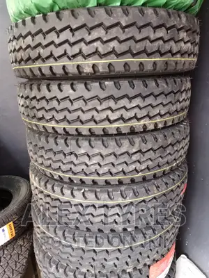 8.25R16 Sporttrack Tires Made in China