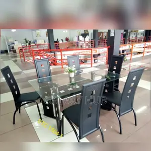 Classy Dining Table of 6 Seats