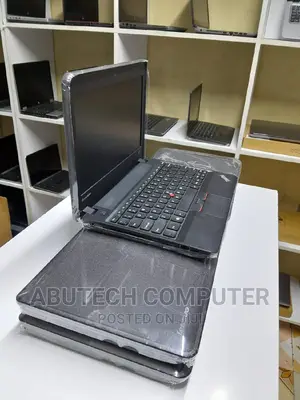 New Laptop Lenovo ThinkPad X131e 4GB Intel Core 2 Duo SSD 500GB