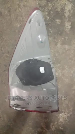 Crown 2010-2013 Taillight