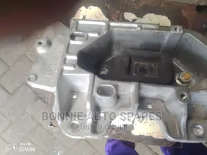 MRA8 Nissan Gearbox Mounting