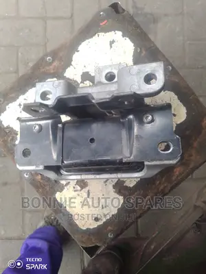 Outlander 2015 Engine Mounting