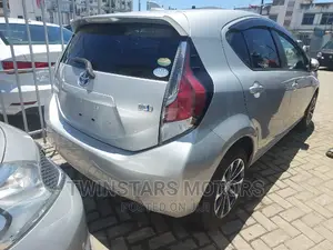 Toyota Aqua 2019 Silver