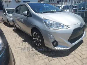 Toyota Aqua 2019 Silver