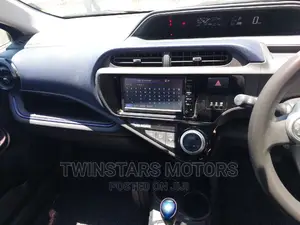 Toyota Aqua 2019 Silver