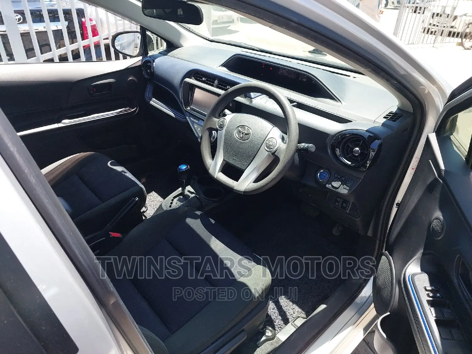 Toyota Aqua 2019 Silver