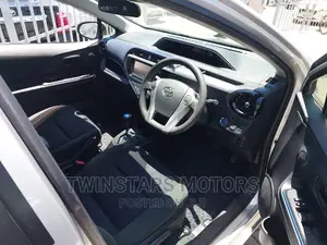 Toyota Aqua 2019 Silver