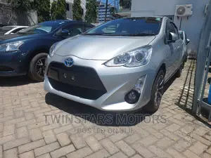 Toyota Aqua 2019 Silver