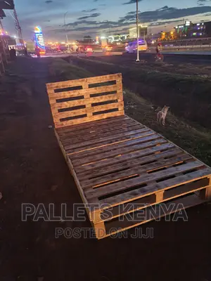 Pallet Bed- 4*6 Detachable and Blazed Pallet Bed .(AA#01)