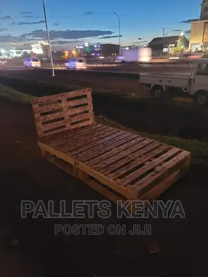 Pallet Bed- 4*6 Detachable and Blazed Pallet Bed .(AA#01)