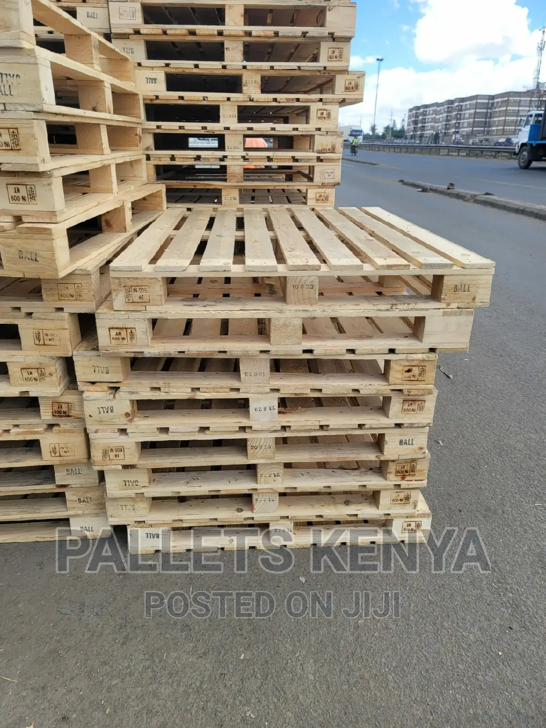 Wood Pallets. (#B56)