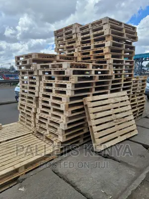 Wood Pallets.(#WXZ)