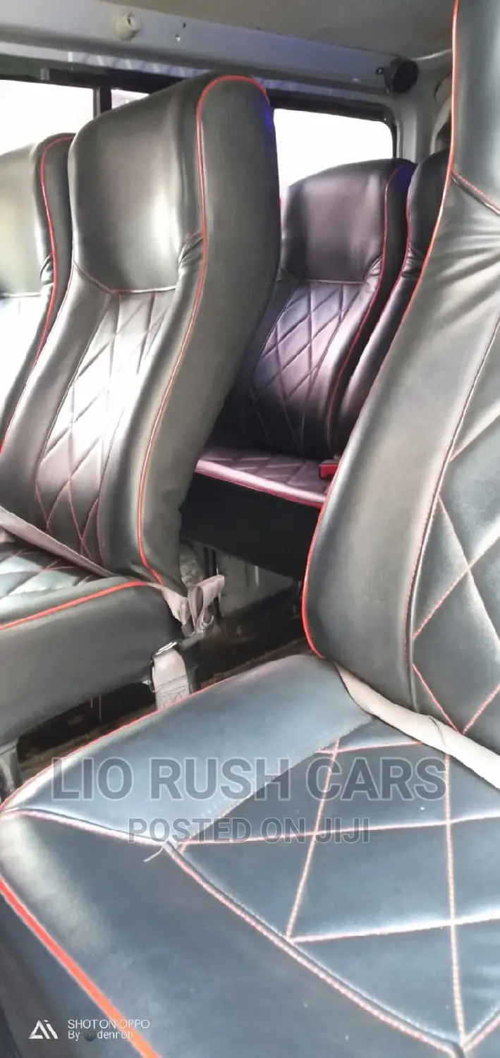 Toyota HiAce 2015 Silver