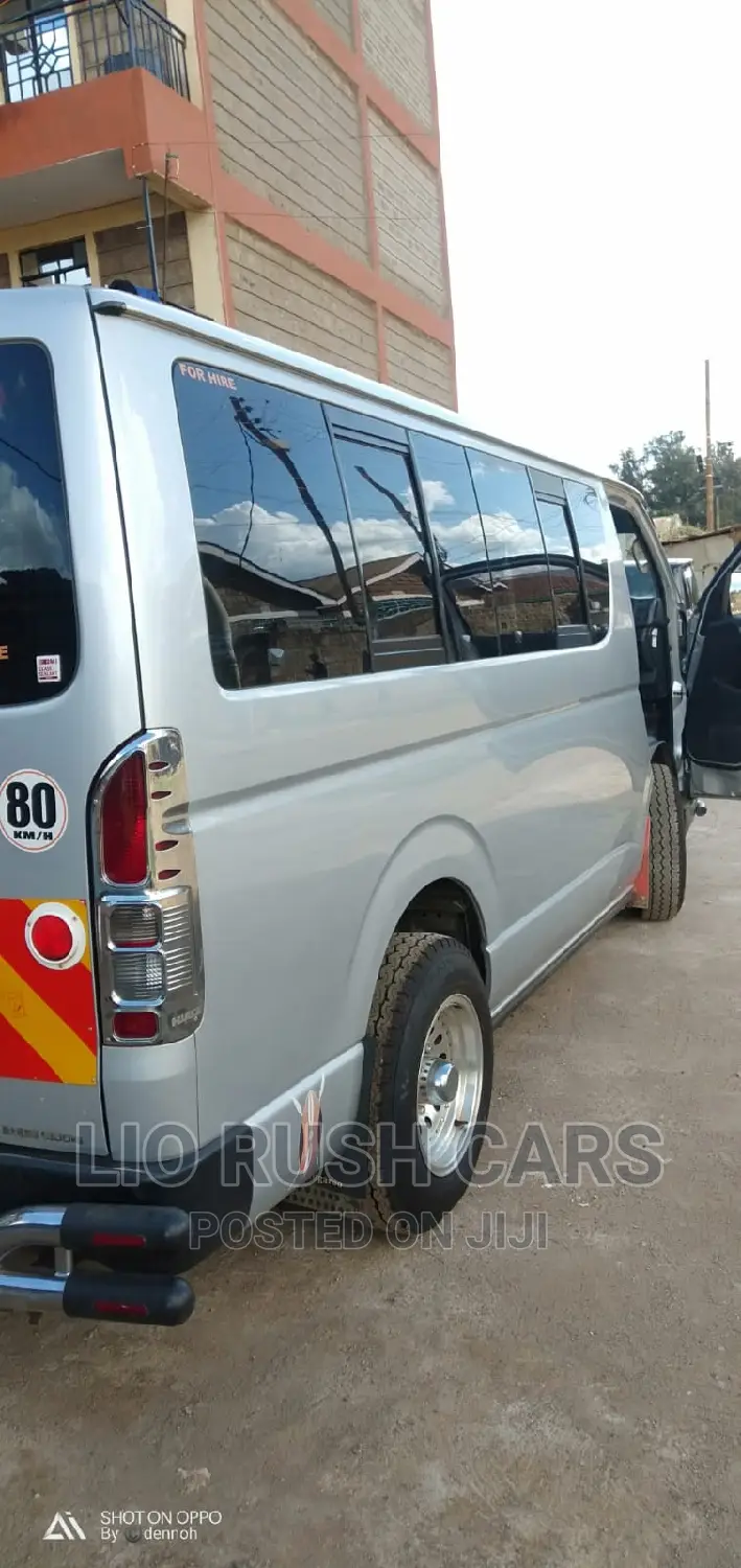 Toyota HiAce 2015 Silver