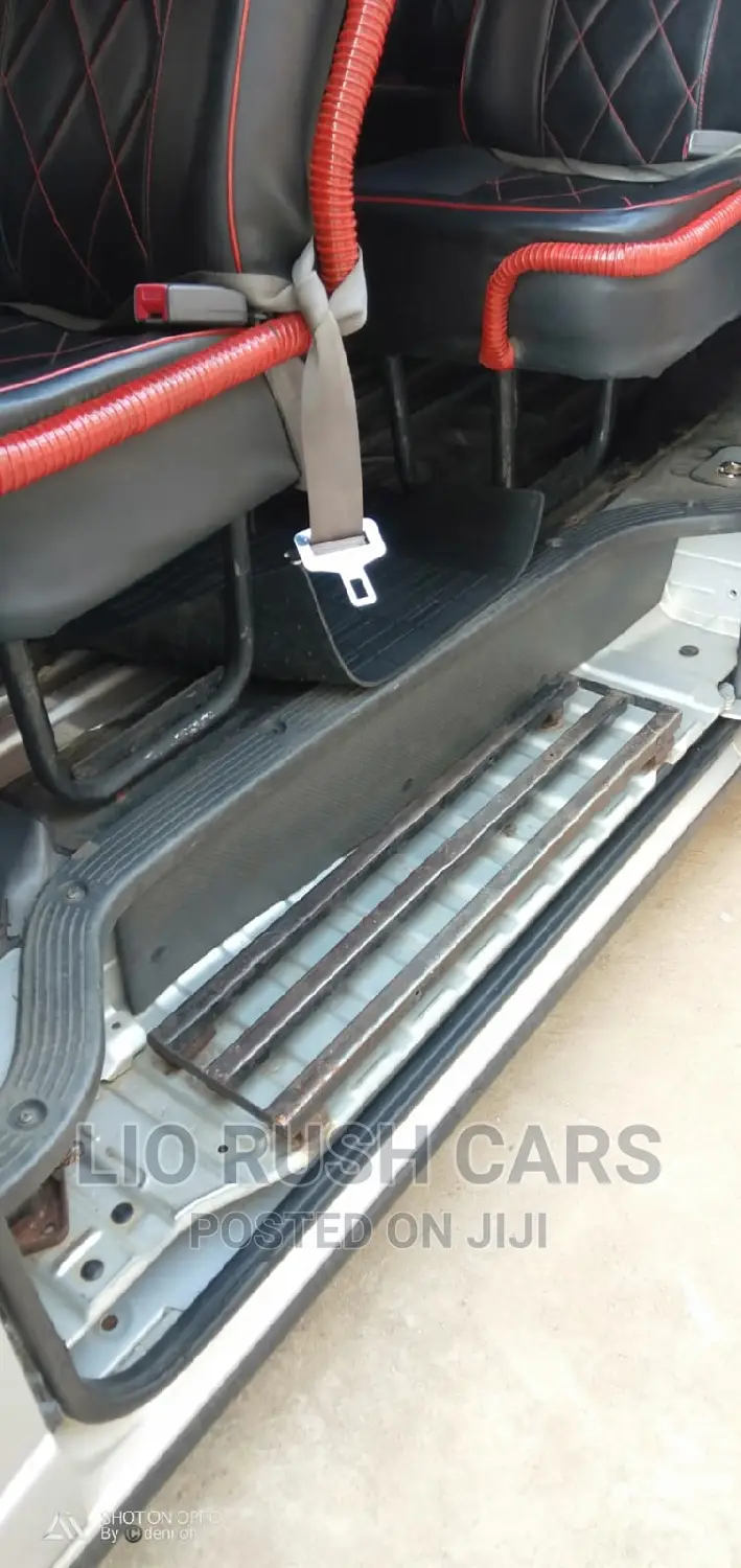 Toyota HiAce 2015 Silver