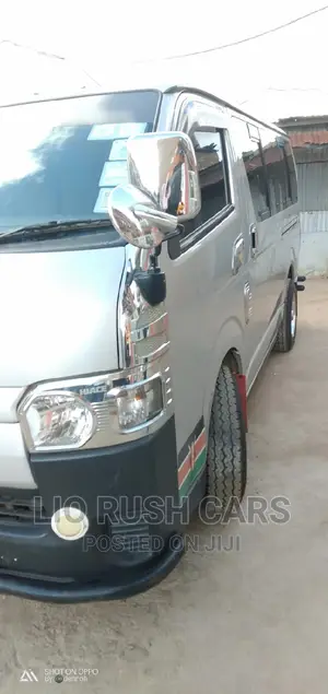 Toyota HiAce 2015 Silver
