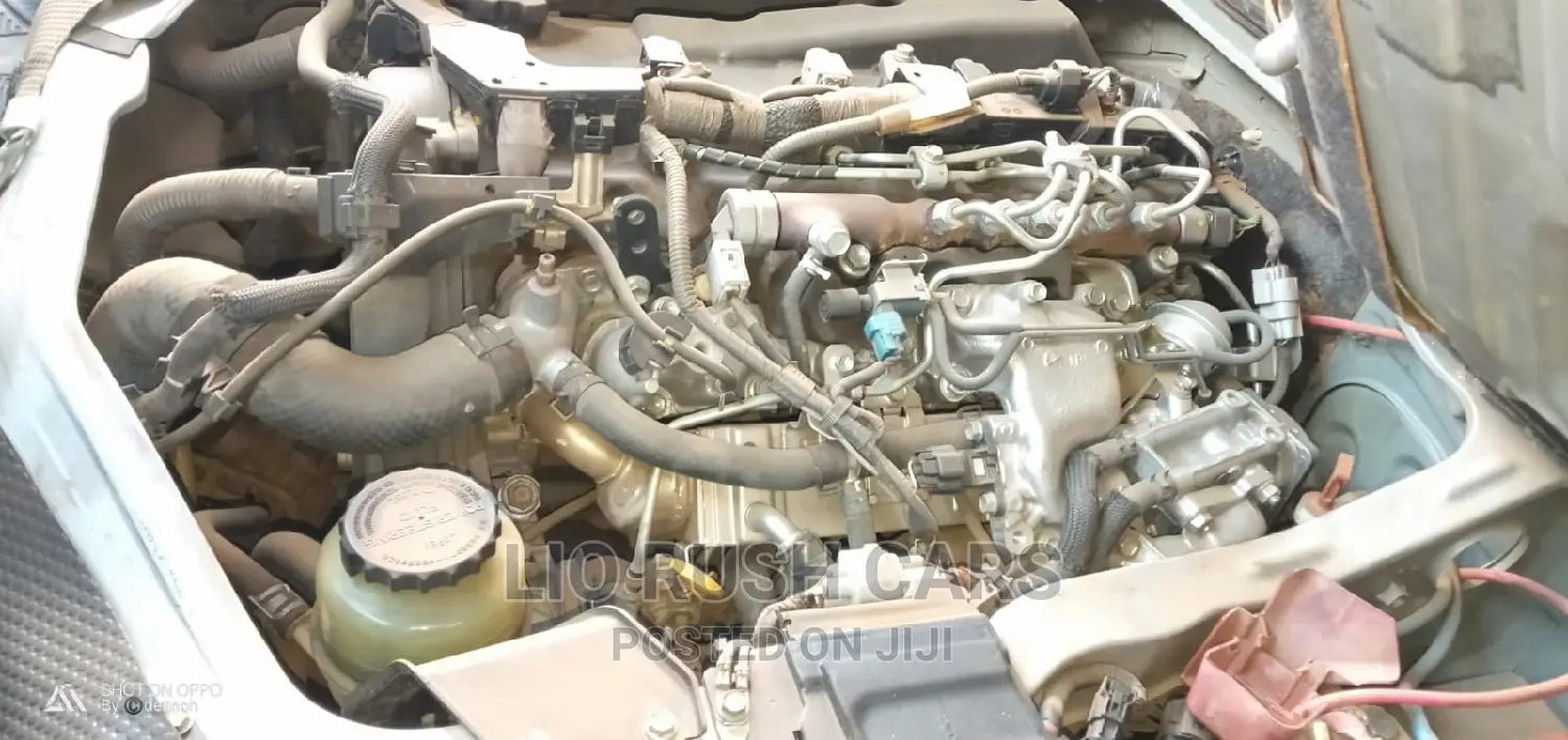 Toyota HiAce 2015 Silver
