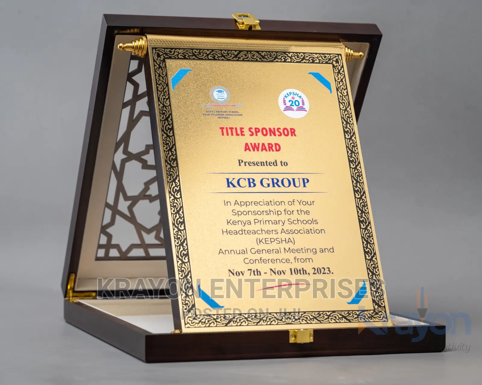 Stylish Wooden Uv Award.