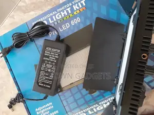 U600 Professional LED Light
