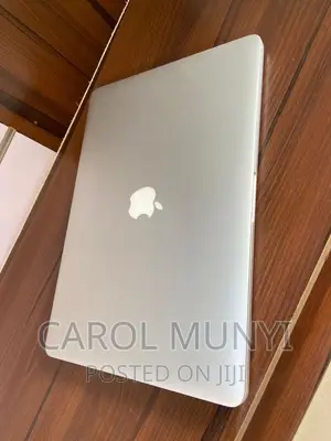 New Laptop Apple MacBook 2015 8GB Intel Core I7 SSD 256GB