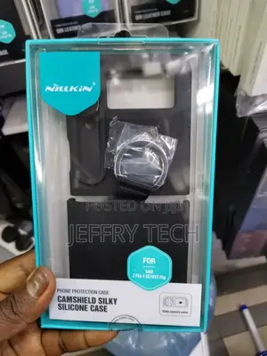 SAMSUNG Galaxy Z Flip 4 Silicone Cover With Ring, Protective