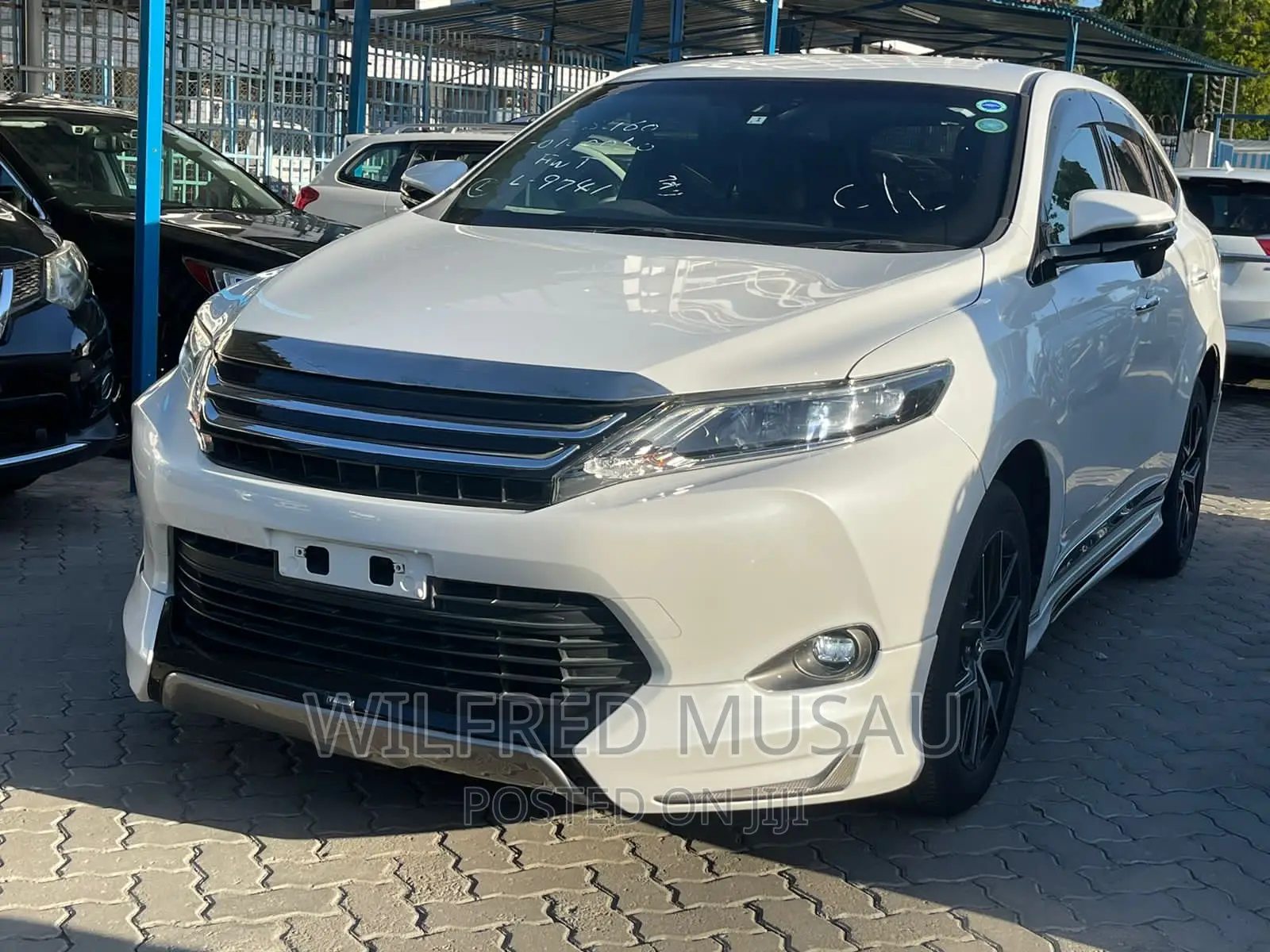 Toyota Harrier 2.0 2017 White