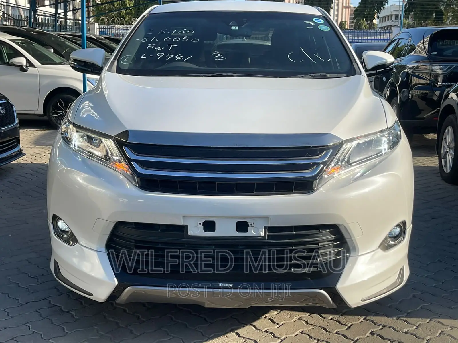 Toyota Harrier 2.0 2017 White