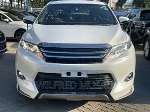 Toyota Harrier 2.0 2017 White