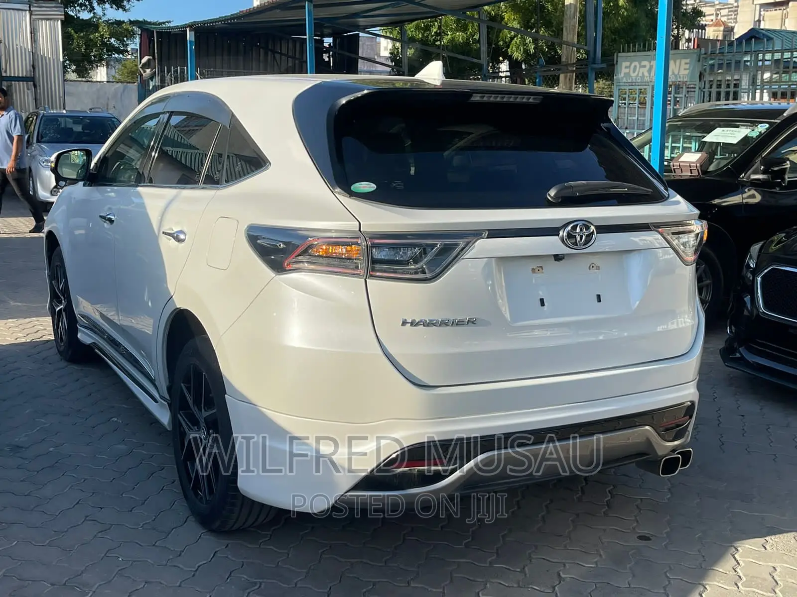 Toyota Harrier 2.0 2017 White