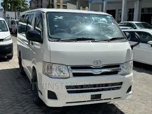 Toyota HiAce 2019 White