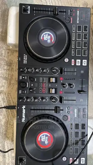 Mixtrack Platinum FX Numark