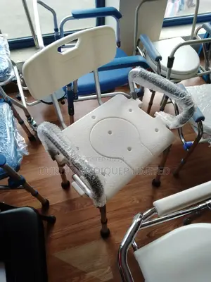 Heavy Duty Shower Chair With Arm That Can Be Flipped Off